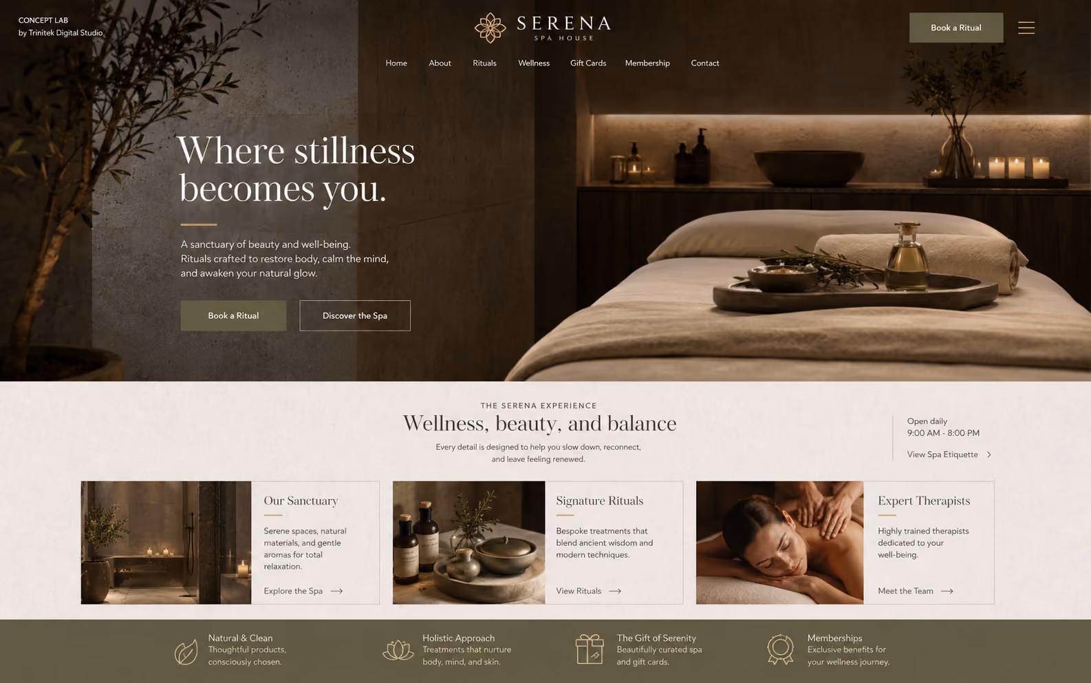 Concept di sito web per una spa premium: hero in penombra su una cabina trattamenti con candele e legno, e tre schede su ambienti, rituali e terapisti.