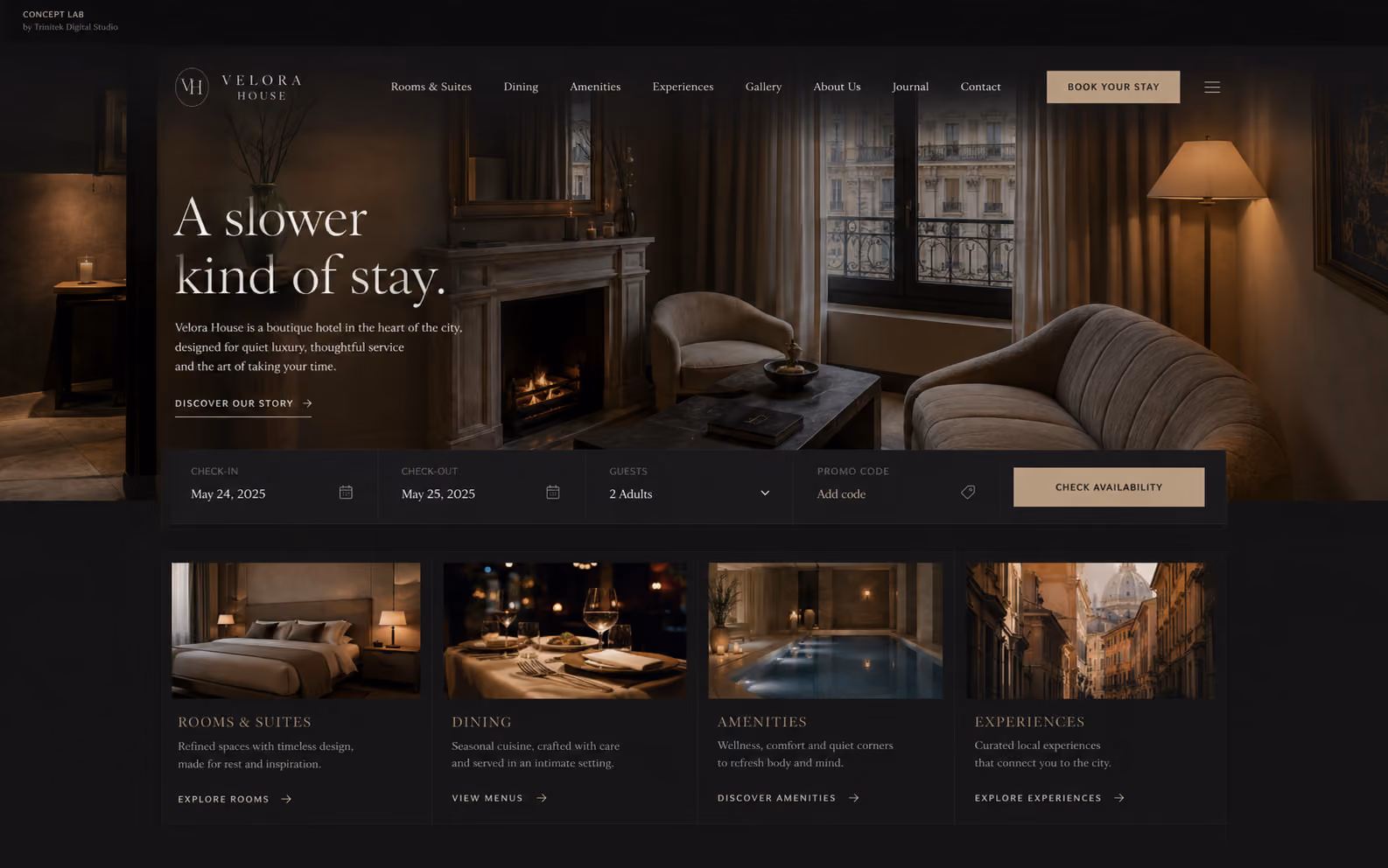 Concept di sito web per un boutique hotel: hero scuro su un salotto con camino e finestre affacciate sulla città, titolo serif chiaro di grande formato, barra di ricerca disponibilità con date e ospiti, e quattro schede su camere, ristorazione, servizi ed esperienze locali.