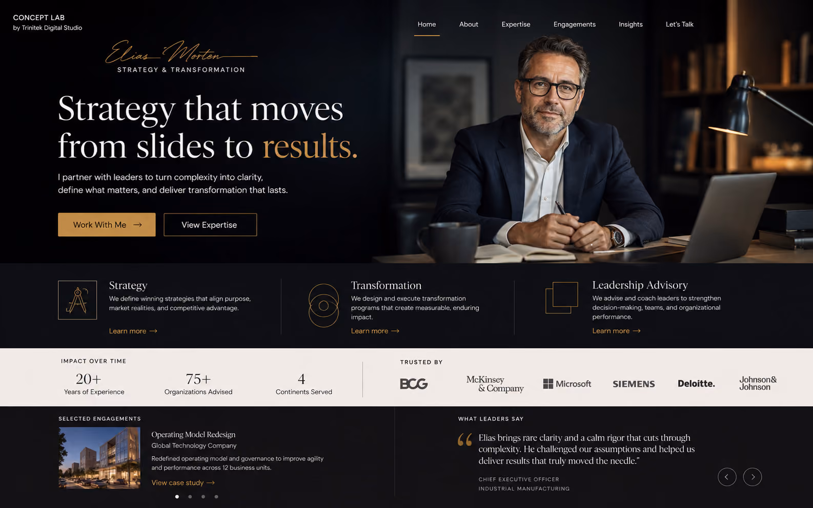 Concept di sito web per un consulente indipendente: hero scuro con ritratto in studio sulla destra, wordmark manoscritto oro, titolo su due righe con una parola in accento e tre blocchi su strategia, trasformazione e leadership advisory.